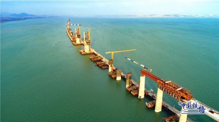 Хятадад далай дээгүүрх өндөр хурдны төмөр зам баригдаж байна