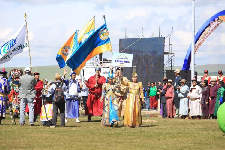 "Нүүдэлчин монгол-2018" соёлын биет бус өвийн их наадамд "Өмнөговь-отог" оролцож байна.