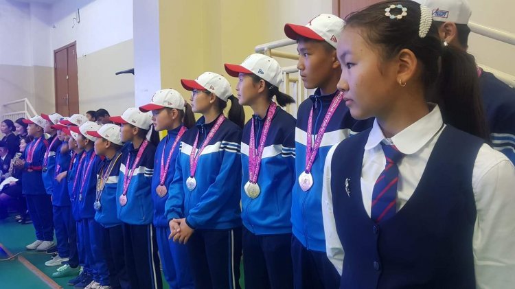 Монголын хүүхдийн спортын 6-р наадамд амжилттай оролцсон багш, сурагчиддаа хүндэтгэл үзүүллээ