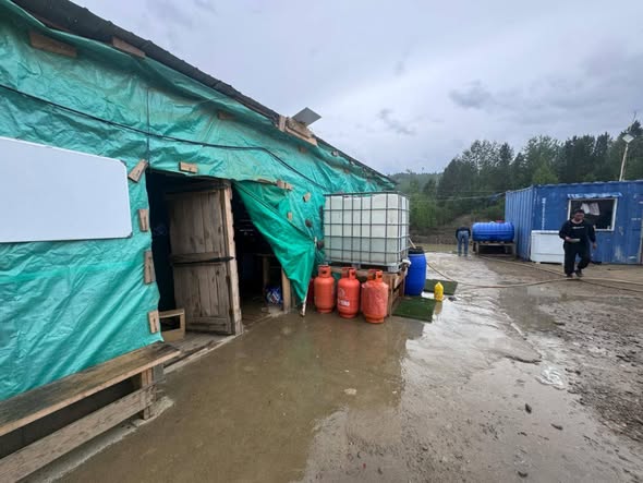 Сэлэнгэ аймгийн нутагт үйл ажиллагаа явуулж буй уул уурхайн аж ахуйн нэгжүүдэд хамтарсан хяналт шалгалтын ажил хийгдэж байна