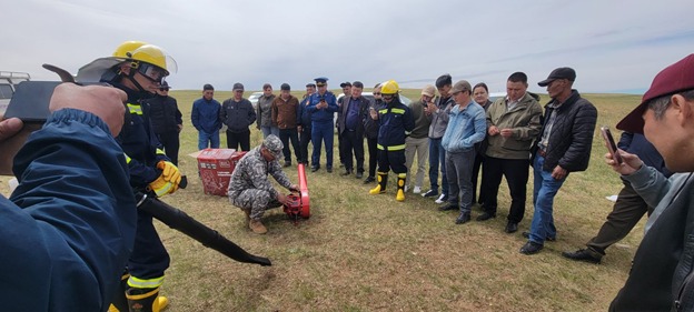 Ойн санг хөнөөлт шавжтай тэмцэх ажлыг улсын төсвийн хөрөнгөөр агаарын хөлөг, үүргийн шүршигч, гэрлэн урхи, механик арга, дрон ашиглан 247.3 мян га талбайд хийж гүйцэтгэв