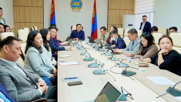 COP17 БАГА ХУРЛЫГ ЗОХИОН БАЙГУУЛАХ ҮНДЭСНИЙ ХОРООНЫ АЖЛЫН АЛБАНЫХНЫГ ХҮЛЭЭН АВЧ УУЛЗЛАА