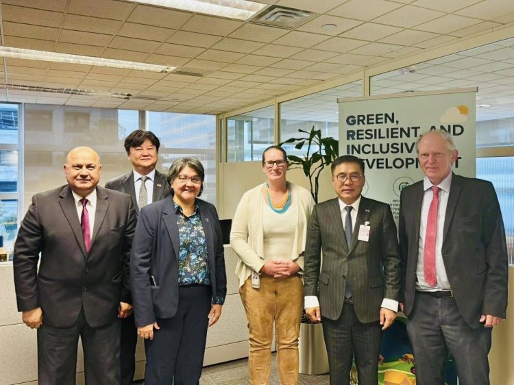 ДЭЛХИЙН БАНК “COP17” БАГА ХУРЛЫН БЭЛТГЭЛД ХАМТРАН АЖИЛЛАНА