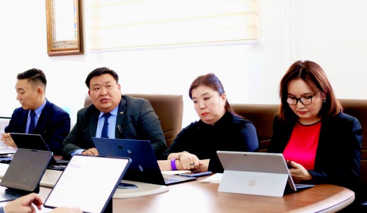 ХУУЛЬ ЭРХ ЗҮЙН ШИНЭЧЛЭЛИЙН ЯВЦТАЙ ТАНИЛЦЛАА