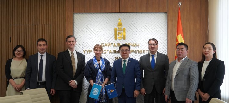 БОУАӨ-ИЙН САЙД Б.БАТБААТАР НҮБ-ЫН ХӨГЖЛИЙН ХӨТӨЛБӨРИЙН СУУРИН ТӨЛӨӨЛӨГЧ ХАТАГТАЙ МАТИЛДА ДИМОВСКАГ ХҮЛЭЭН АВЧ УУЛЗАВ