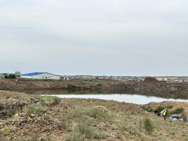 "Өмнөговь аймгийн Цогтцэций сумын иргэд бохирын үнэрээр амьсгалдаг боллоо" гэсэн мэдээллийн дагуу тус аймгийн Байгаль орчны газраас холбогдох арга хэмжээг авч ажиллаж байна