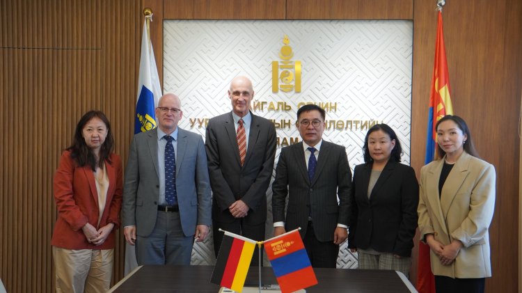 ЭЛЧИН САЙД НОЁН ХЭЛЬМУТ КУЛИТЦ БОЛОН АЛБАНЫ ТӨЛӨӨЛӨГЧДИЙГ ХҮЛЭЭН АВЧ УУЛЗЛАА