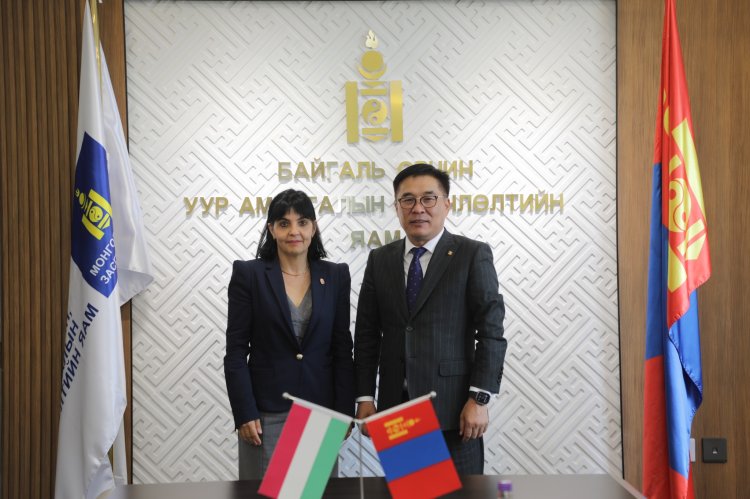 БҮГД НАЙРАМДАХ УНГАР УЛСААС МОНГОЛ УЛСАД СУУГАА ОНЦ БӨГӨӨД БҮРЭН ЭРХТ ЭЛЧИН САЙД ДР. БОРБАЛА ОБРУЩАНСКИГ ХҮЛЭЭН АВЧ УУЛЗАВ