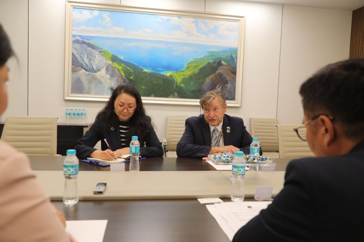 БОУАӨ-ИЙН САЙД Б.БАТБААТАР НҮБ-ЫН МОНГОЛ ДАХЬ СУУРИН ЗОХИЦУУЛАГЧИЙГ ХҮЛЭЭН АВЧ УУЛЗЛАА