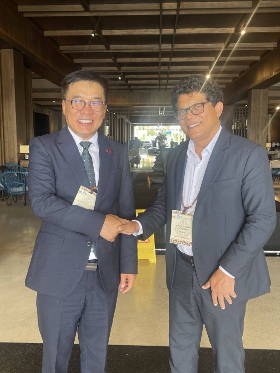 ШРИ ЛАНКА УЛСЫН БАЙГАЛЬ ОРЧНЫ САЙД ДАММИКА ПАТАБЕНДИТАЙ ХОЁР ТАЛТ УУЛЗАЛТ ХИЙЛЭЭ